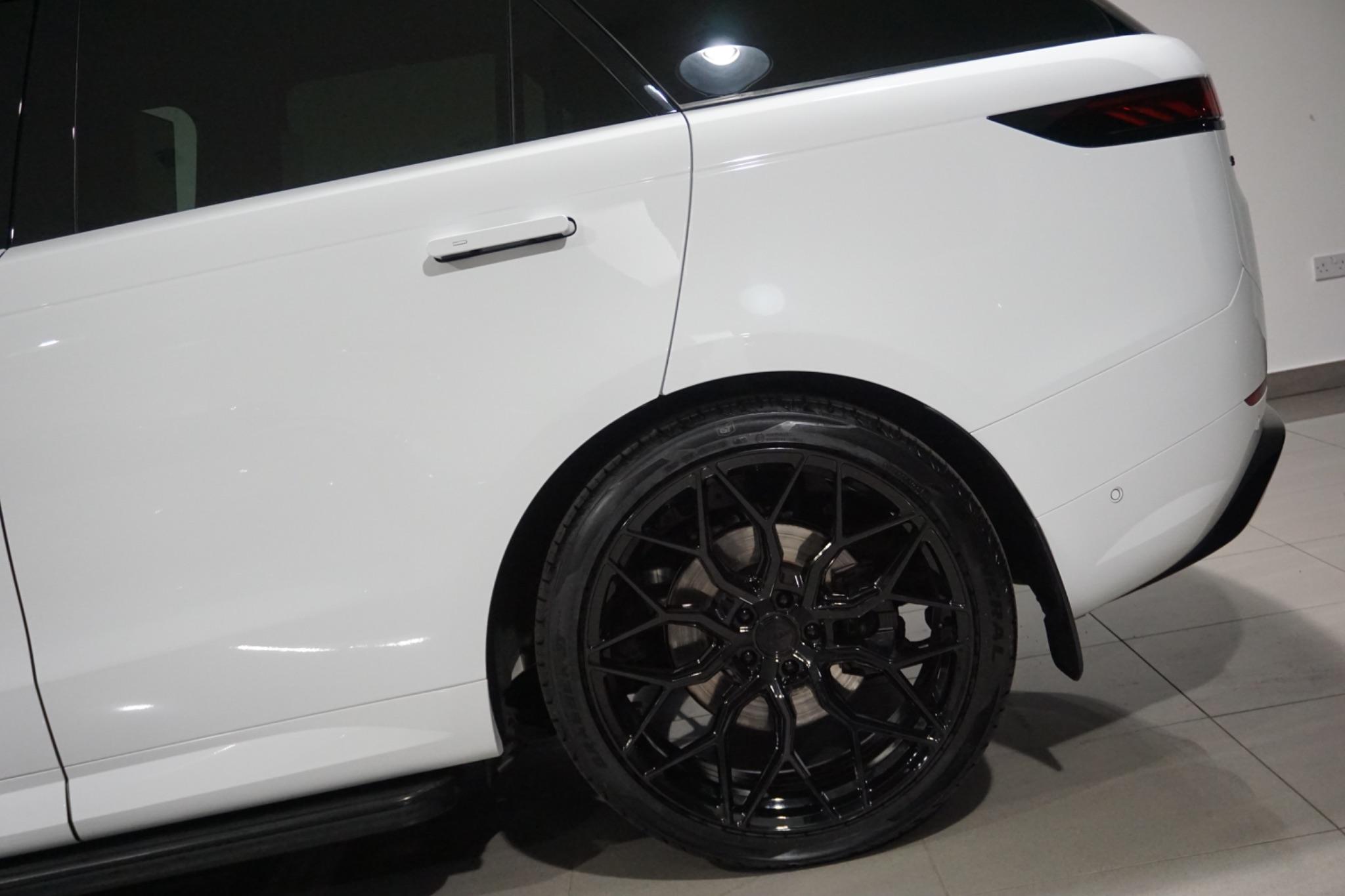Land Rover Range Rover Sport 3.0 D300 MHEV Dynamic SE Auto 4WD Euro 6 (s/s) 5dr